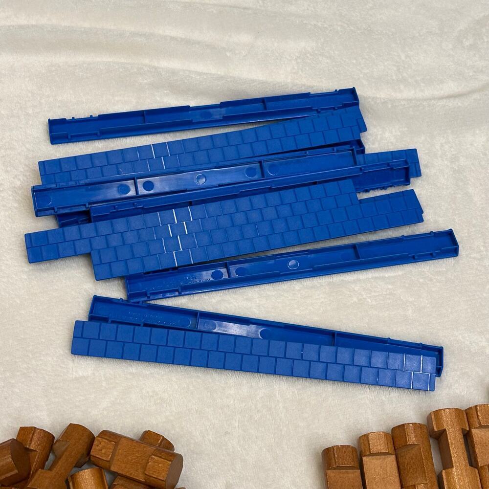 Lincoln Logs Assorted - Picture 4 of 8